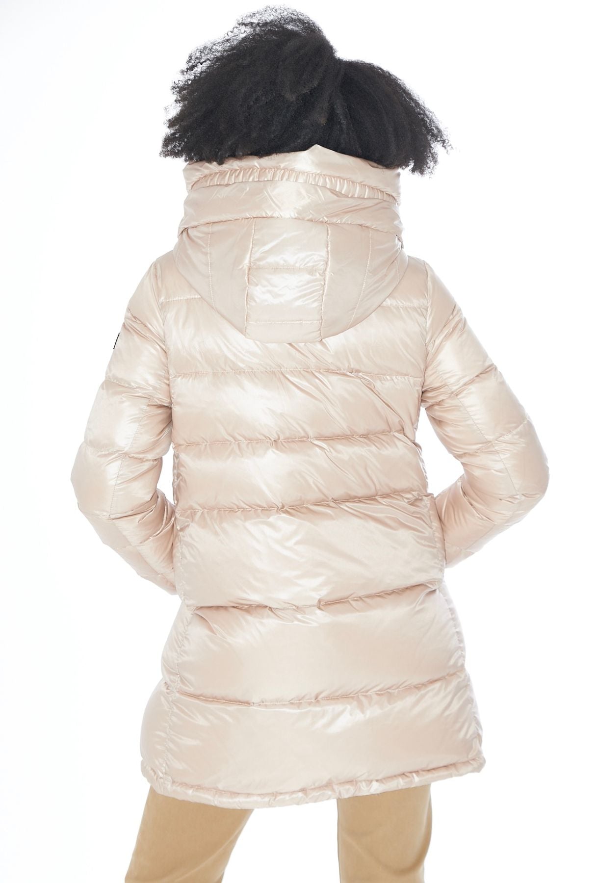 CAPPOTTO TRAPUNTATO CON CAPPUCCIO AD ANELLO